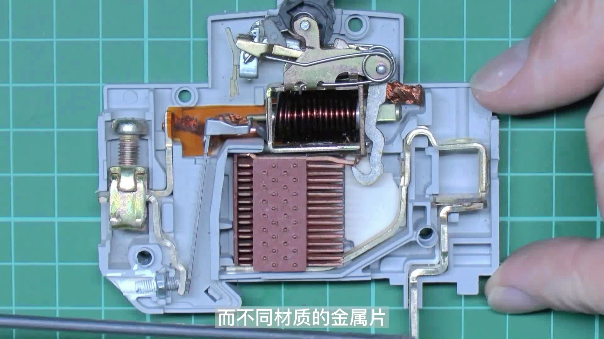 銑床與空壓機(jī)空氣凈化器的區(qū)別