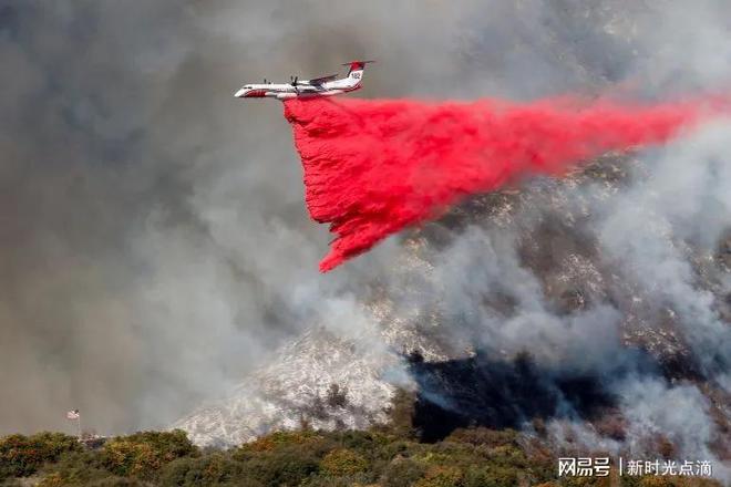 是的，據(jù)報(bào)道，洛杉磯山火已經(jīng)造成了至少16人死亡。這場山火是近年來美國最大的山火之一，給當(dāng)?shù)貛砹藰O大的破壞和人員傷亡。希望救援人員能夠盡快控制火勢(shì)，減少更多的損失和傷害。