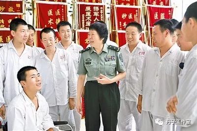 2025全年免費(fèi)資科大全,00后現(xiàn)役女軍人榮立二等功